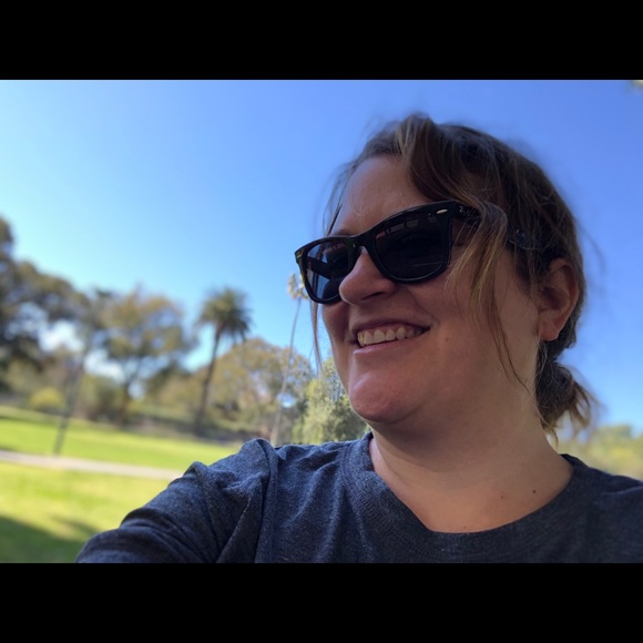 Meet your Posher, Holly - Picture 3 of 4